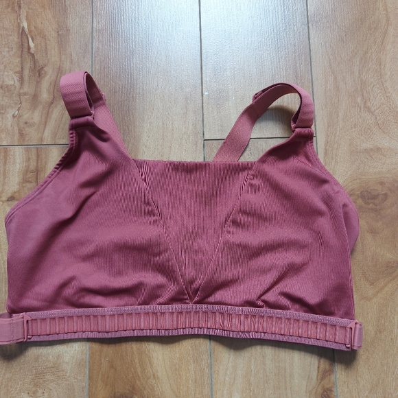 Nike Adjustable Sports bra with hooks - Picture 8 of 9